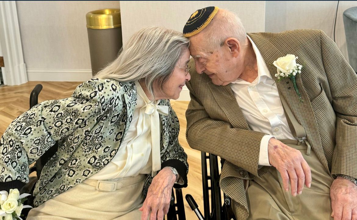 Bernie (100) und Marjorie (102) – das älteste Hochzeitspaar der Welt!
