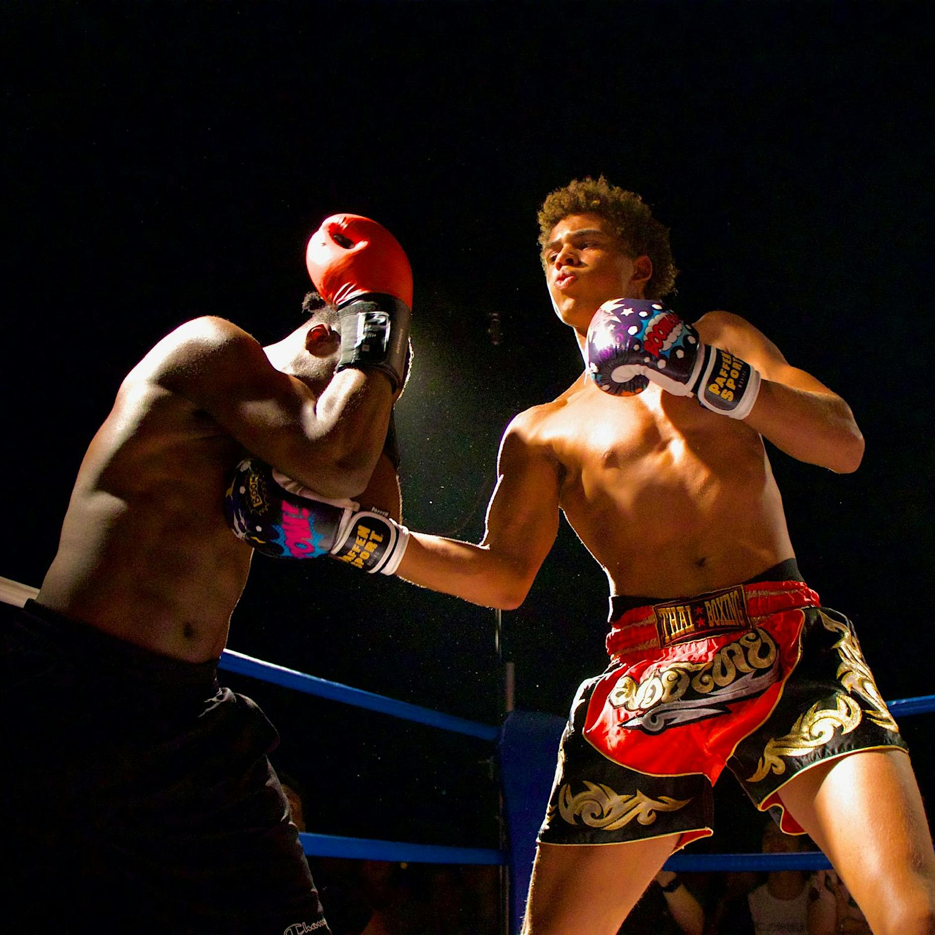 Vom Spielplatz in den Boxring: Zwei Berliner und ihre verrückte Idee