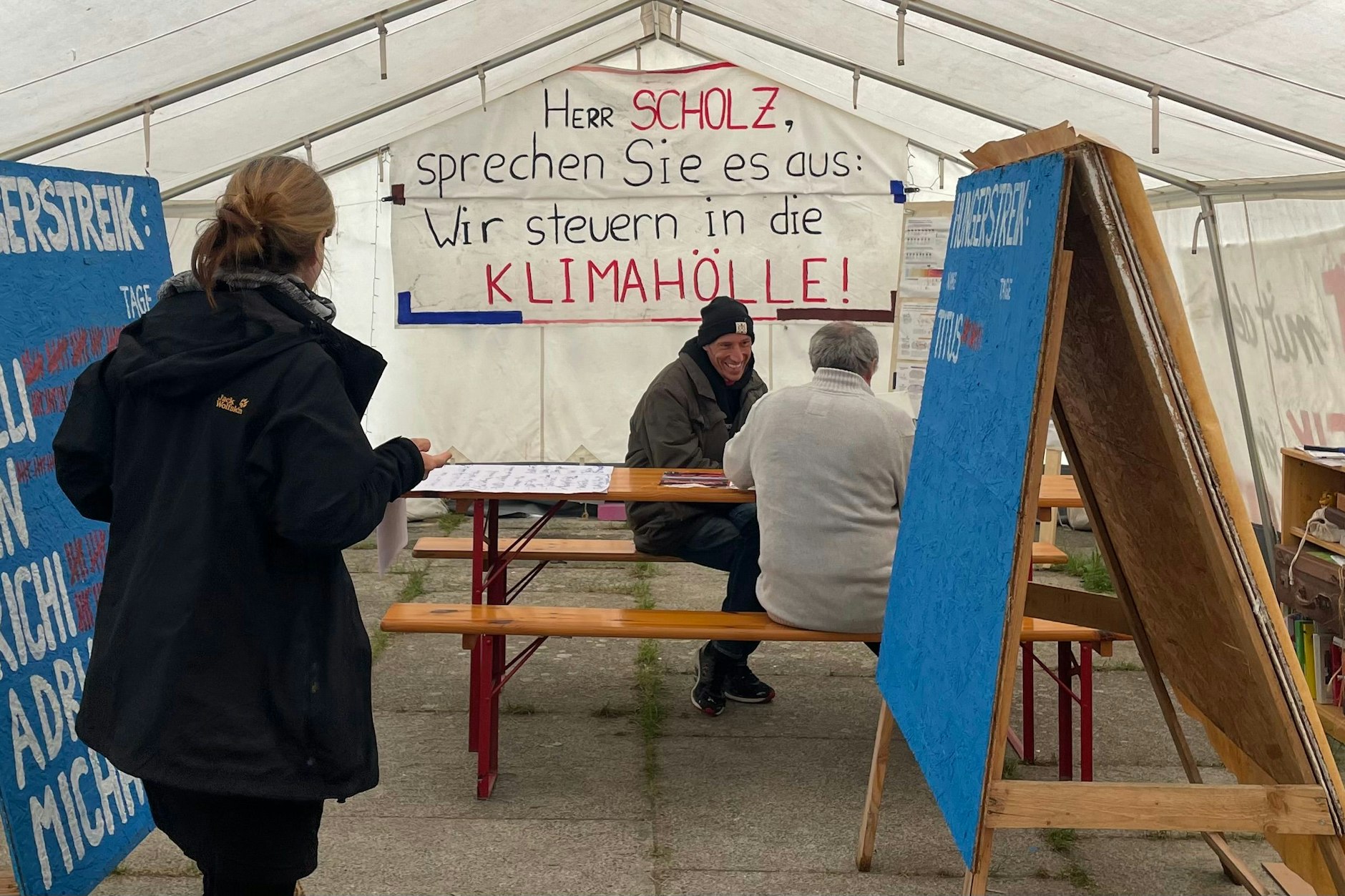 Wolfgang Hetzeler-Kick wird seinen Hungerstreik fortsetzen. Für einen Mann in akuter Lebensgefahr wirkt er entspannt.