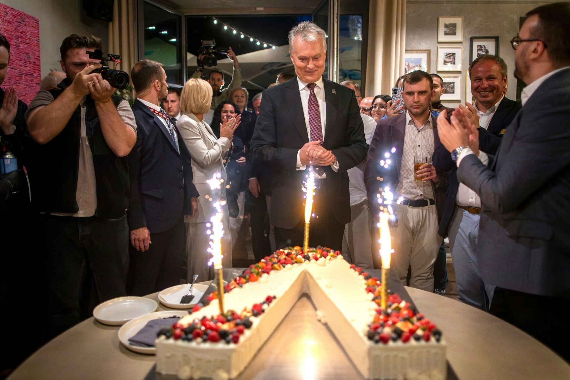 Gitanas Nauseda bleibt für die nächsten fünf Jahre Litauens Staatsoberhaupt: Der Amtsinhaber gewinnt die Stichwahl klar und sichert sich eine zweite Amtszeit.  