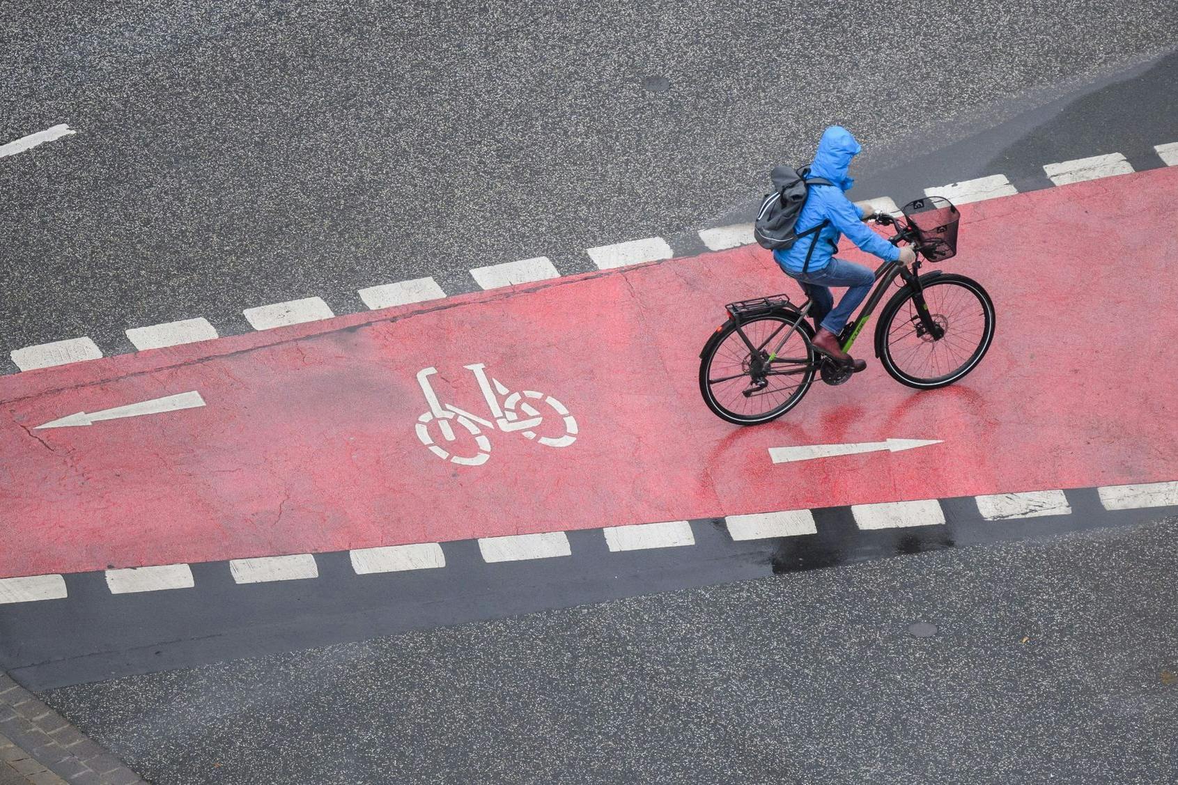 Laut einem Forschungsteam des Fraunhofer-Instituts könnte das Fahrrad als Verkehrsmittel viel beliebter werden, wenn bestimmte verkehrspolitische Maßnahmen getroffen würden.