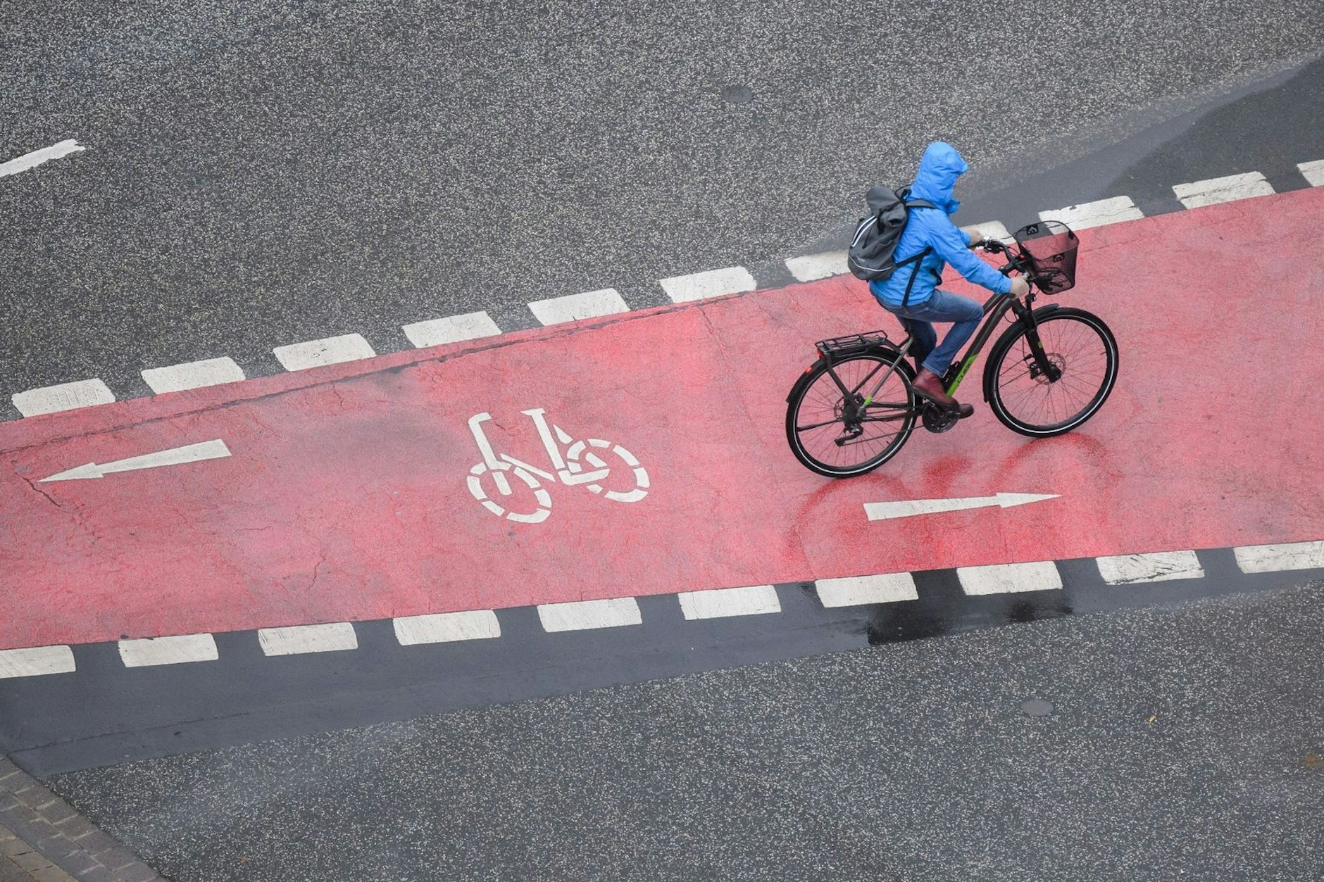 Laut einem Forschungsteam des Fraunhofer-Instituts könnte das Fahrrad als Verkehrsmittel viel beliebter werden, wenn bestimmte verkehrspolitische Maßnahmen getroffen würden.