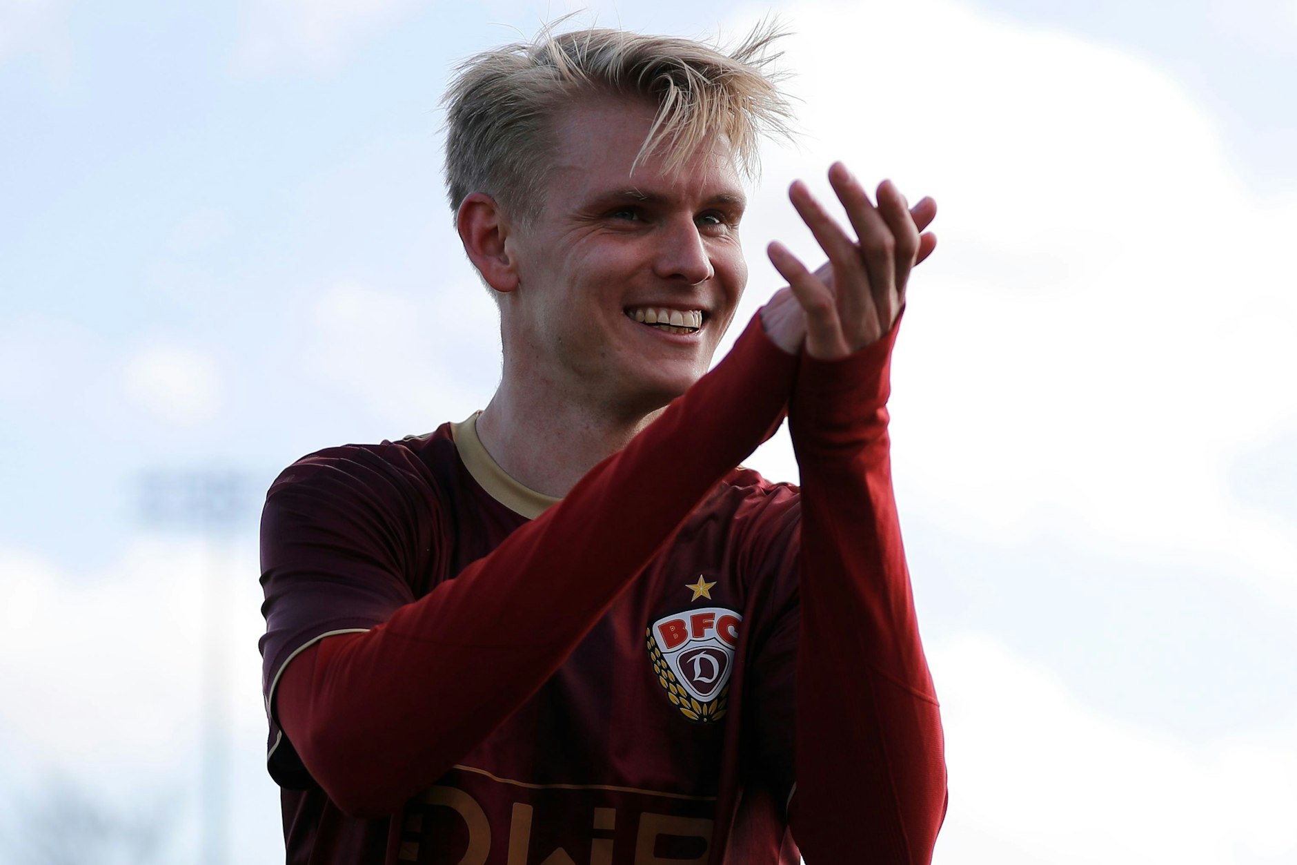 Da kann er sich zurecht freuen: Joey Breitfeld ist bei der Suche nach Berlins „Amateurfußballer der Saison“ in der End-Auswahl. 