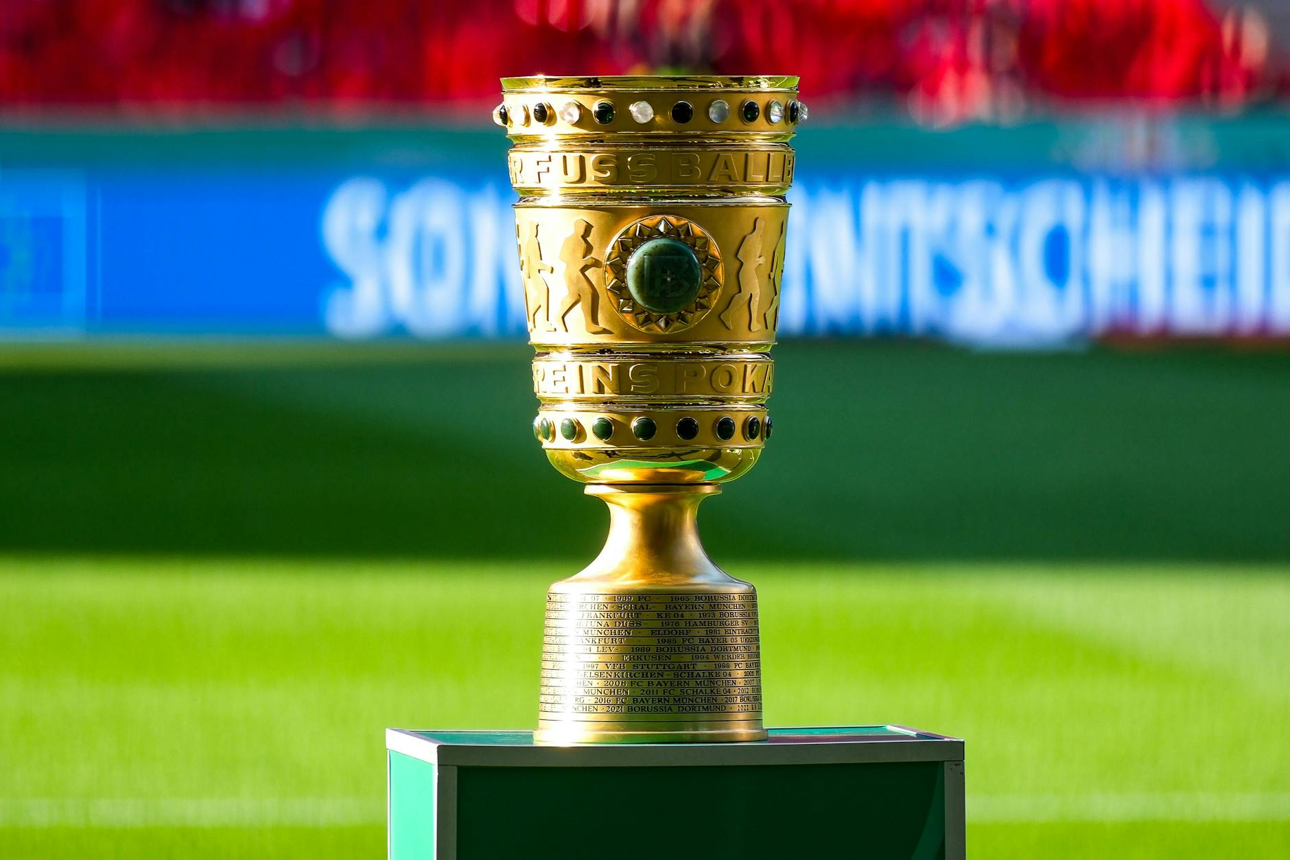 Auch in der kommenden Saison das Objekt der Begierde für 64 Teilnehmer: der DFB-Pokal