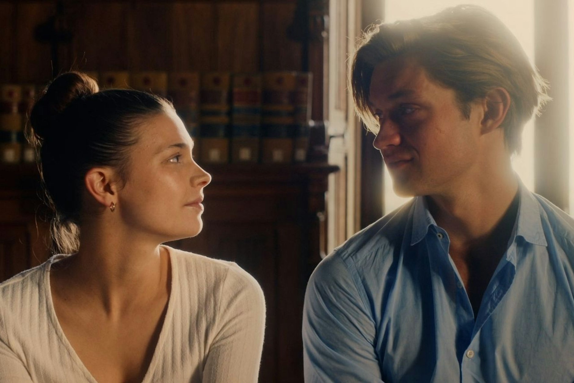 Bei Ruby und James in „Maxton Hall“ sprühen die Funken.