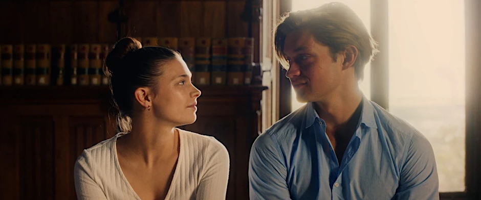 Bei Ruby und James in „Maxton Hall“ sprühen die Funken.