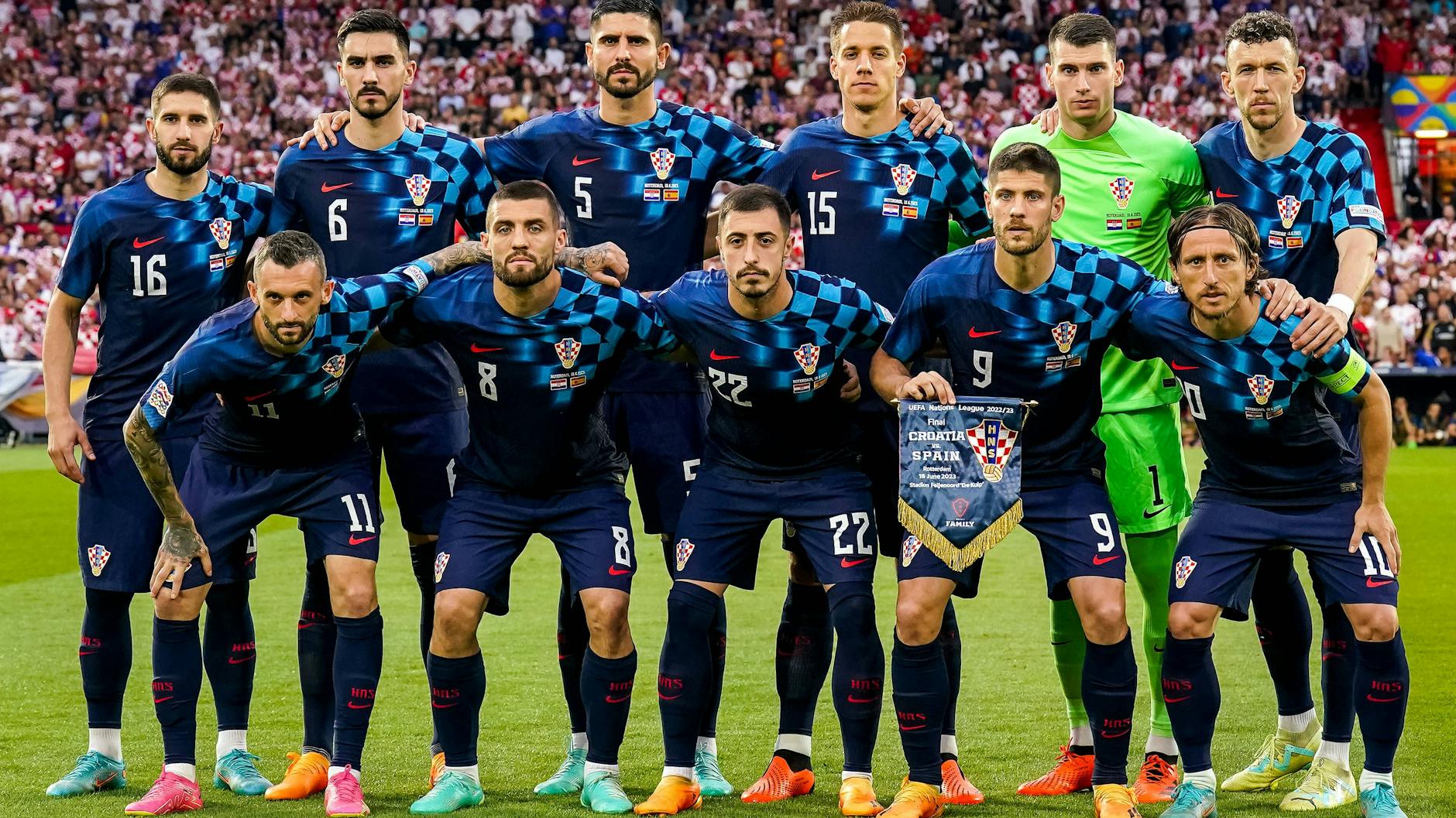Kroatien kommt während der EM unter anderen mit Real-Star Luka Modrić (u.r.) und Union-Verteidiger Josip Juranović (u.M.) nach Neuruppin.