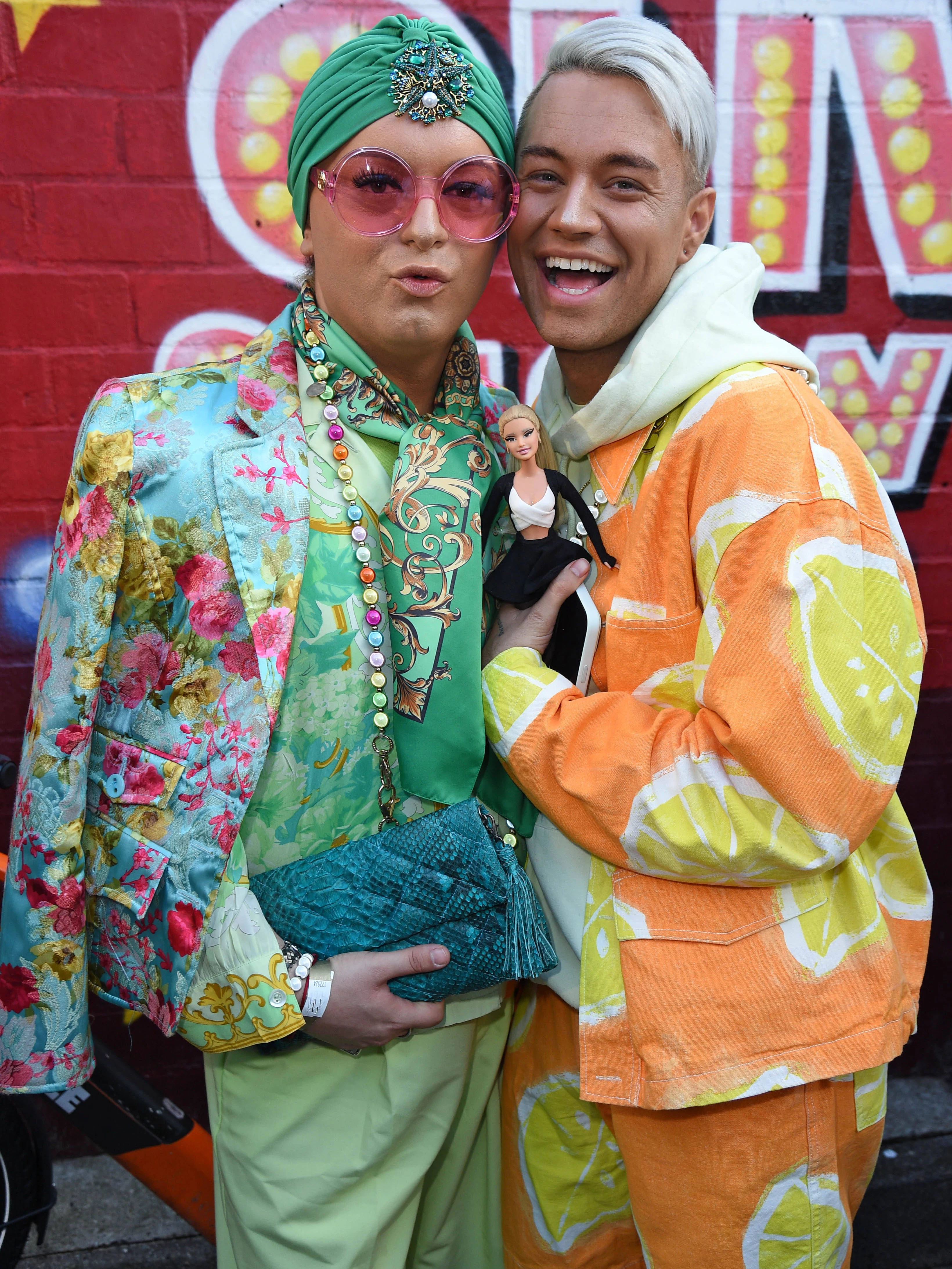 Julian F. M- Stoeckel mit seinem Freund Marcell auf der Sommerparty von Olivia Jones.