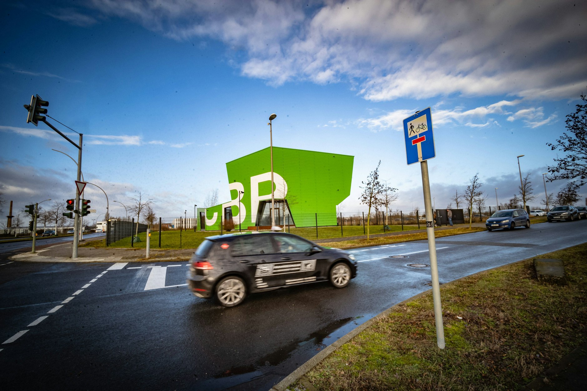 Die Berliner Verwaltungsgerichte haben auf Antrag der Berliner Arbeitsgemeinschaft Naturschutz geplante Baumaßnahmen auf dem Cleantech Business Park in Marzahn per Beschluss untersagt
