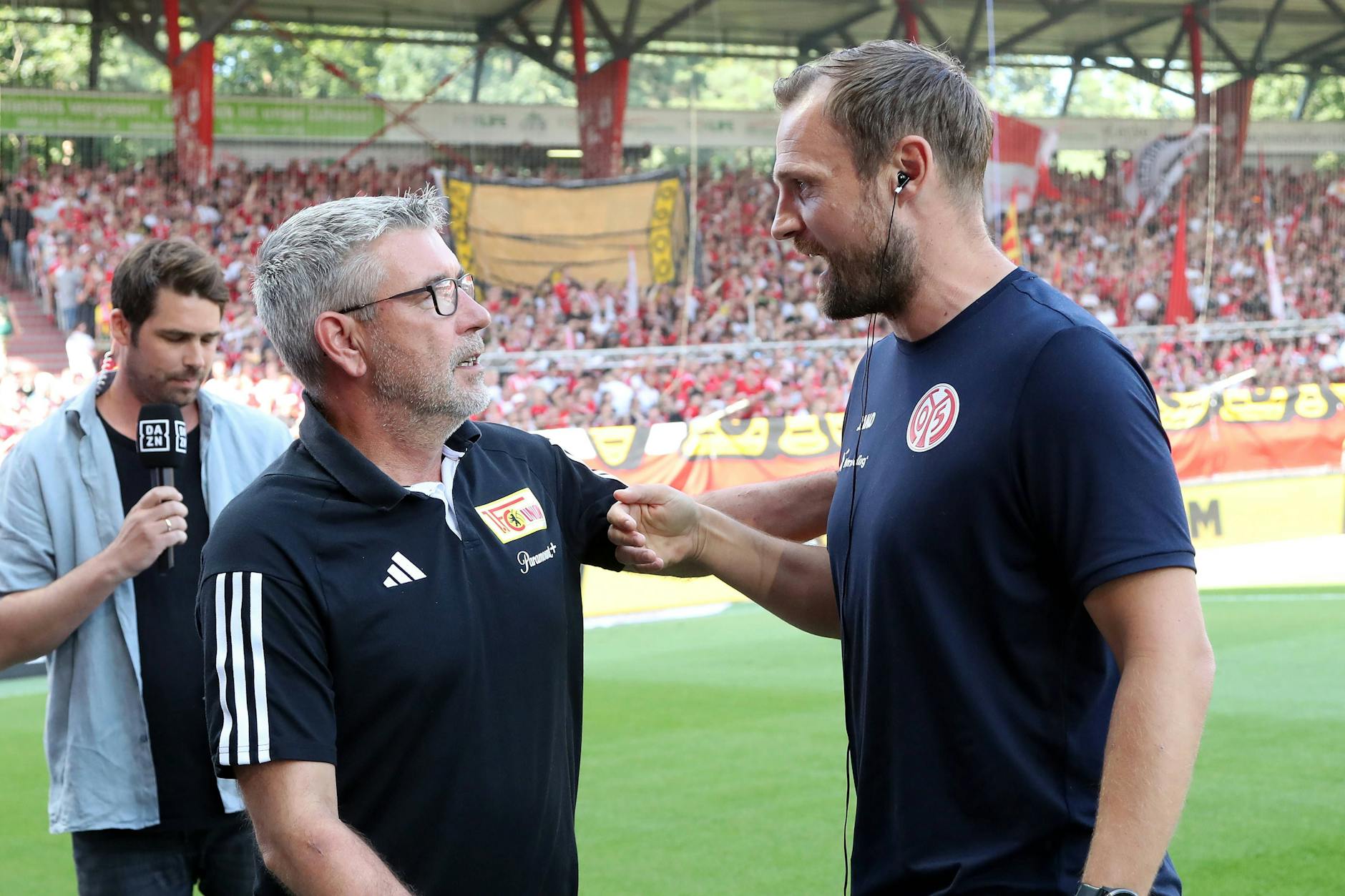 Wirkt ewig her, ist es aber nicht: Vergangenen August begrüßte Urs Fischer (l.) Bo Svensson als Mainz-Trainer in Köpenick. Jetzt coacht der Däne den 1. FC Union.