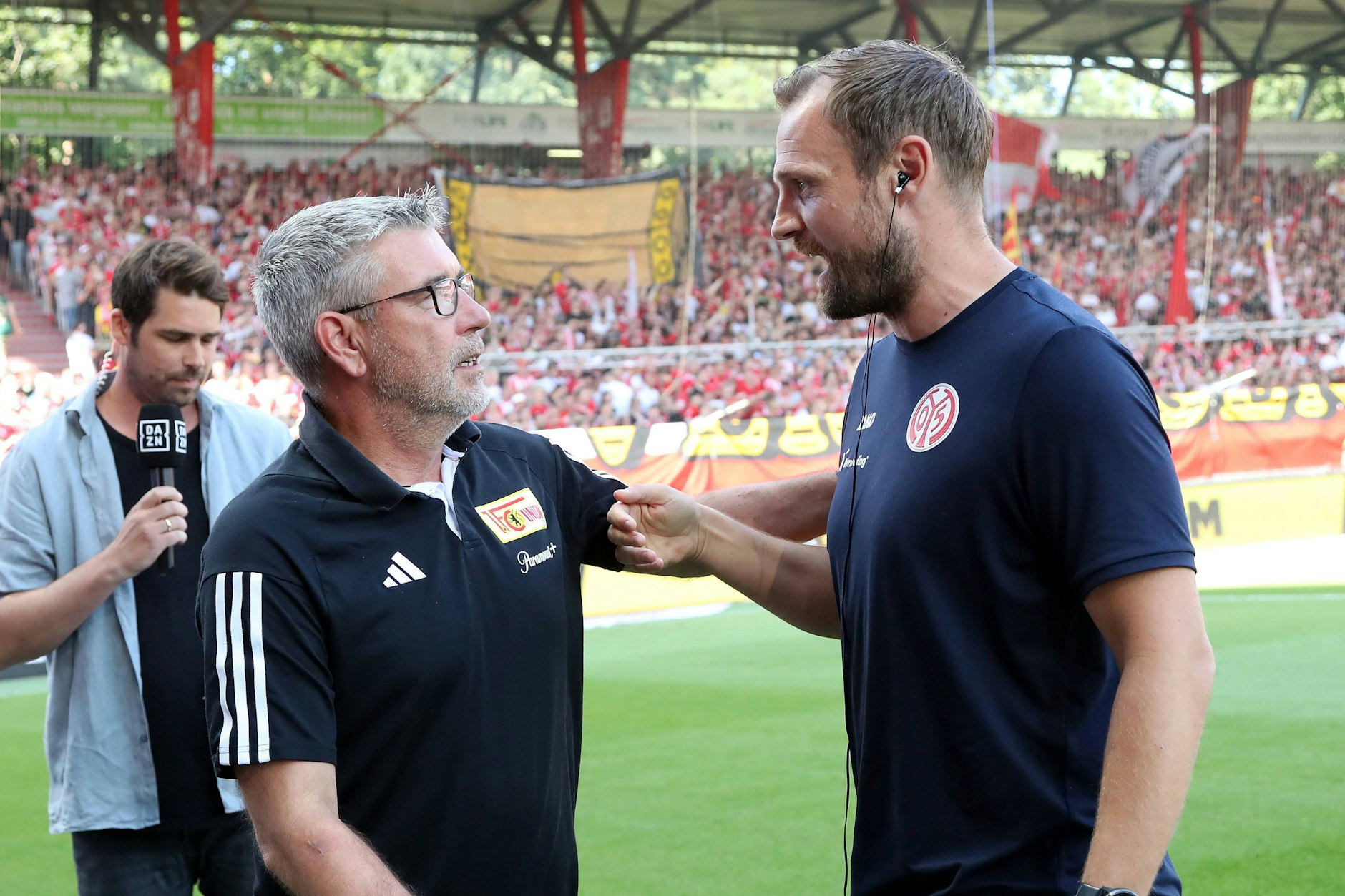 Wirkt ewig her, ist es aber nicht: Vergangenen August begrüßte Urs Fischer (l.) Bo Svensson als Mainz-Trainer in Köpenick. Jetzt coacht der Däne den 1. FC Union.