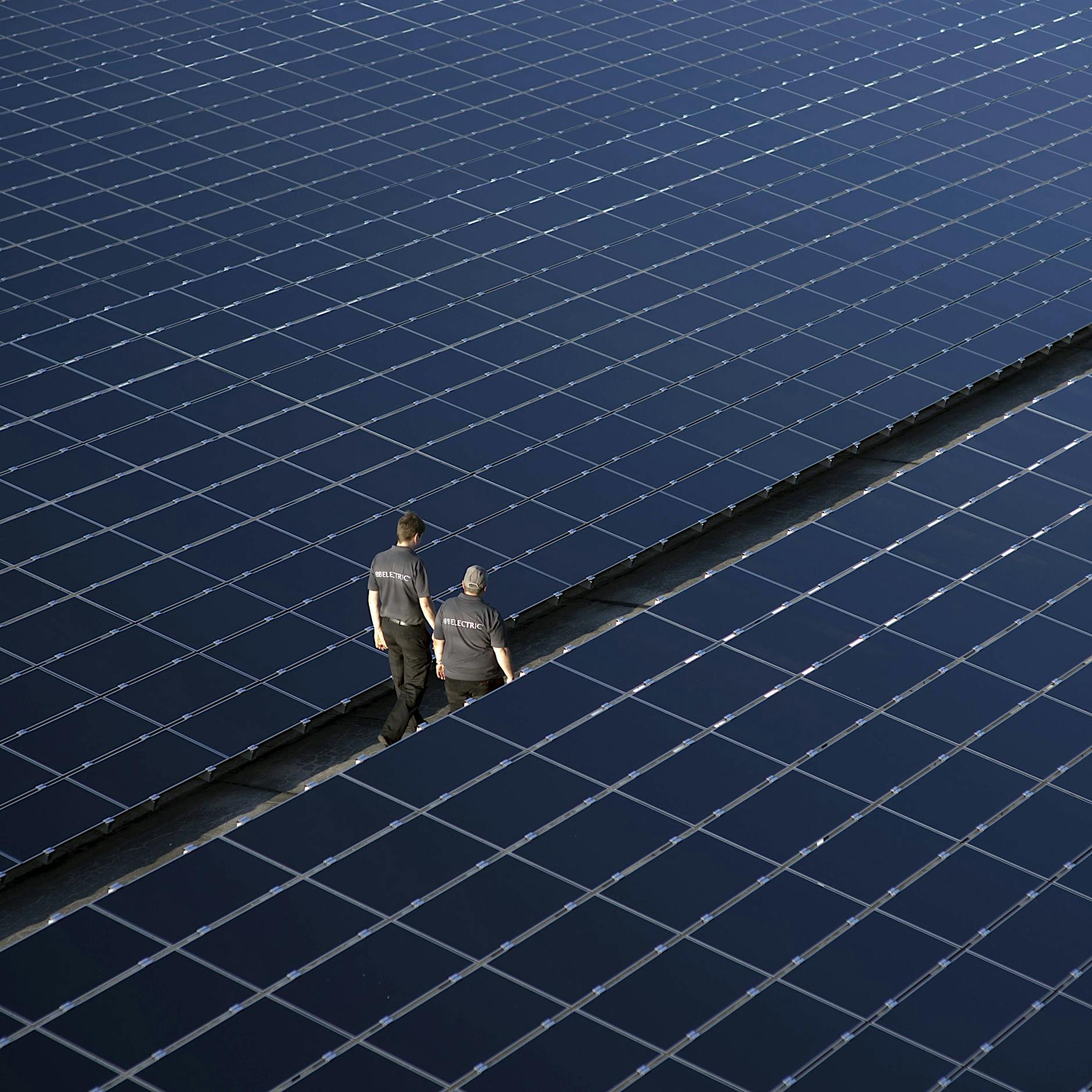 Deutschland droht Müllberg alter Solarmodule: Berliner Forscherin bietet eine Lösung