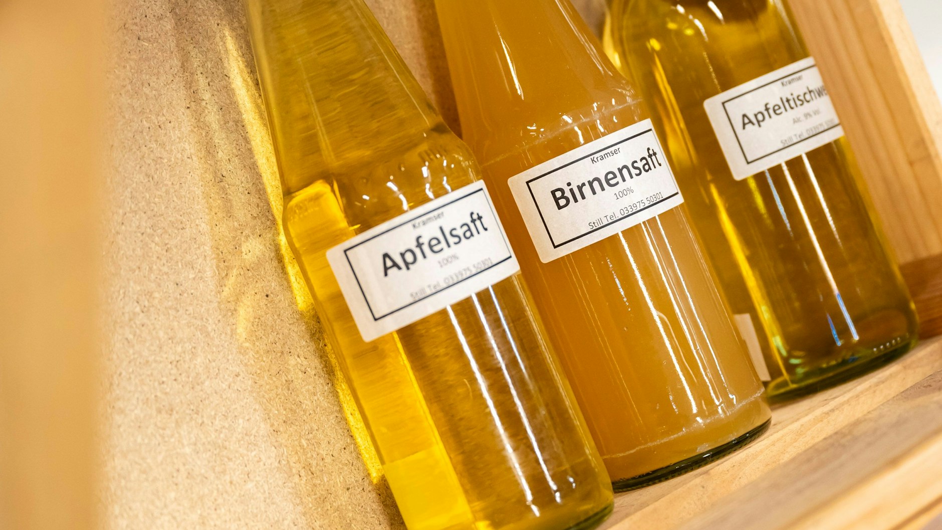 Obstsaft aus Brandenburg und Bier von nebenan. Die Auswahl der Produkte ist handverlesen.