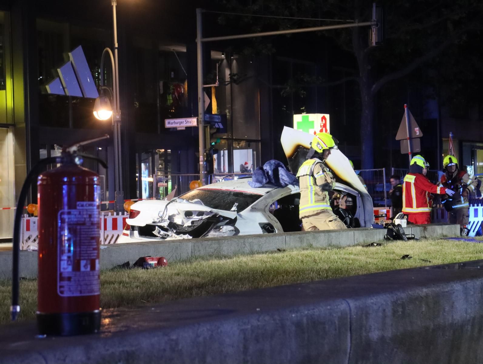 Unfall auf dem Tauentzien in Berlin-Charlottenburg: Todesopfer war 18-jährige Frau