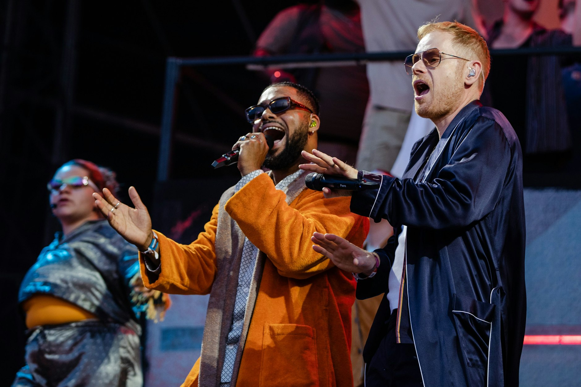 Peter Fox (r.) singt mit Benji Asare den neuen Song „Blackbirds“.