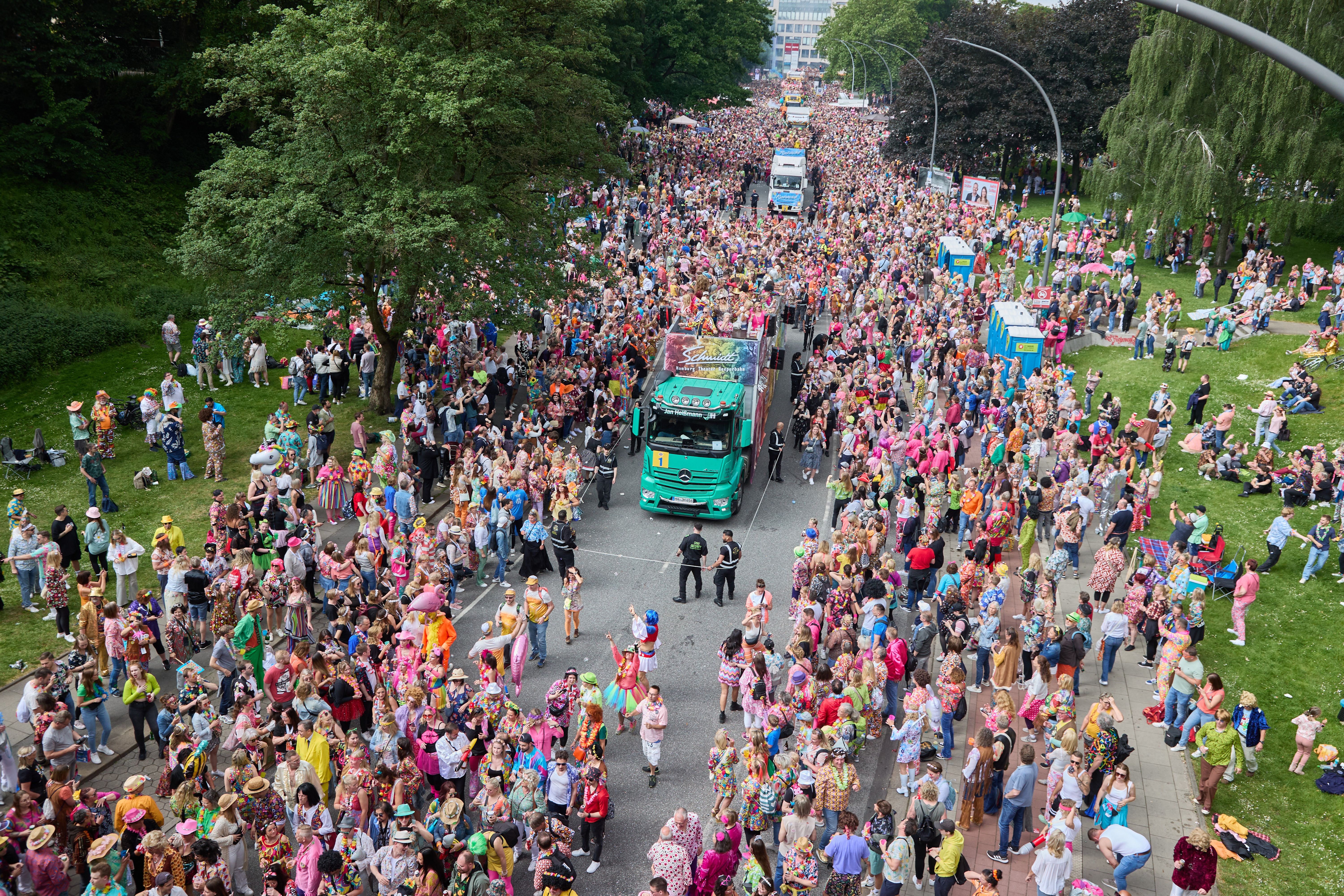 Nach Sylt: Rassistischen Parolen zu „L'amour toujours“ an mehreren Orten