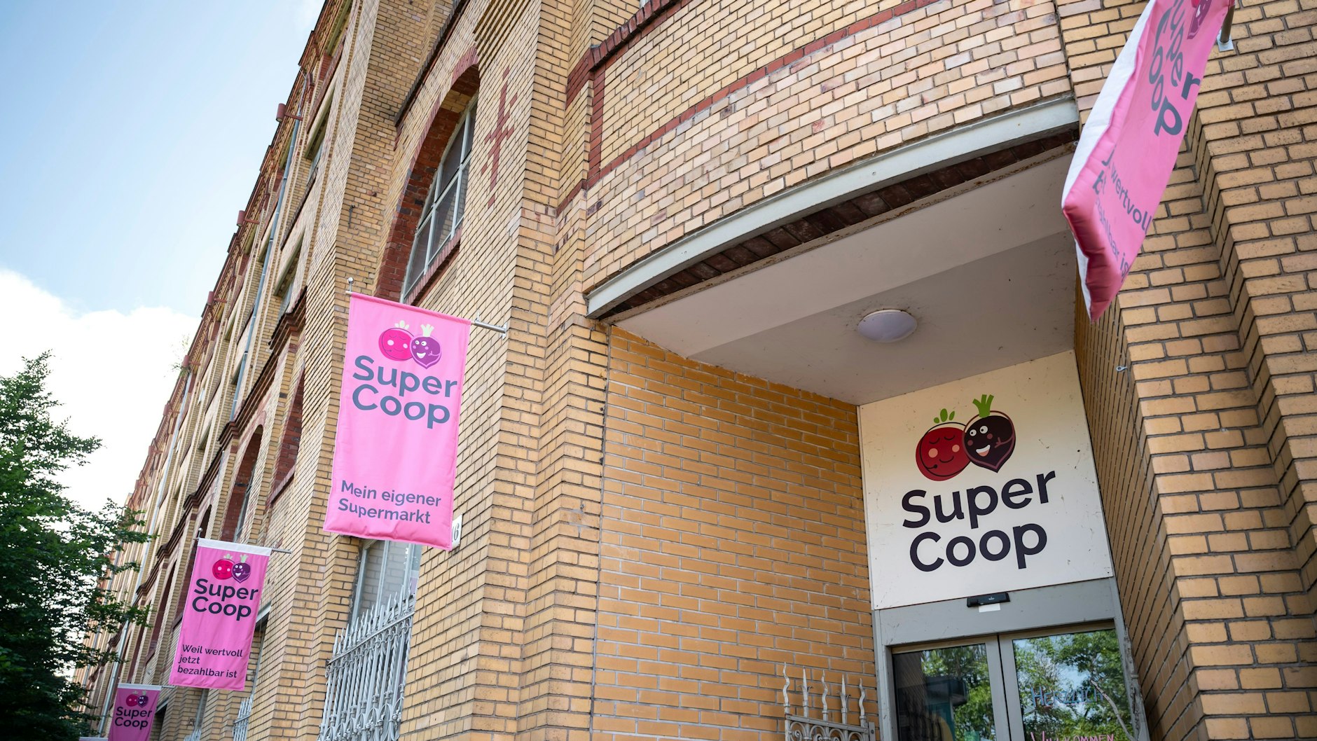 Der Supercoop-Eingang in der Seestraße in Berlin-Wedding