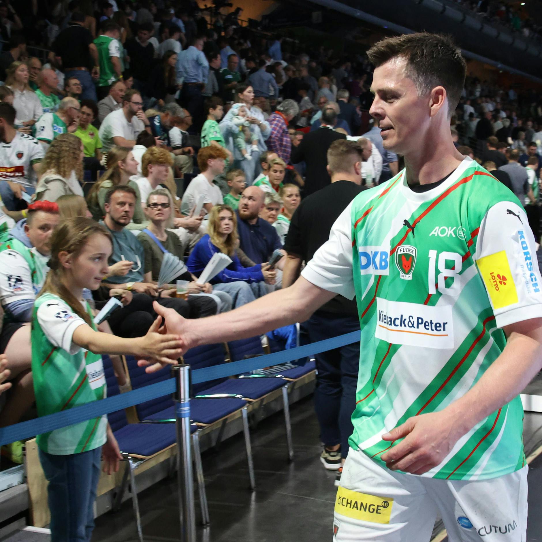 Image - Beim Abschied von Hans Lindberg erlauben sich die Füchse Berlin eine Niederlage