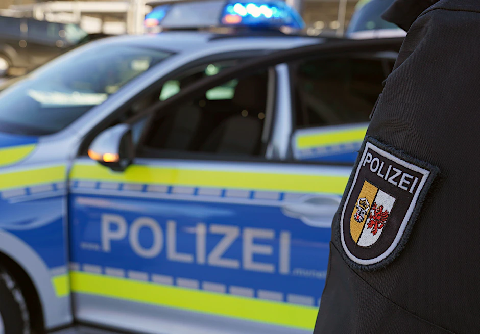 Der Mann soll seine Eltern angegriffen haben, weil die ihm angedroht hatten, den Geldhahn zuzudrehen. 