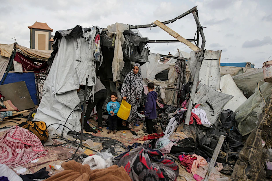 dpatopbilder - Wegen des tödlichen Luftangriffs in Rafah hat die Hamas ihre Teilnahme an den Verhandlungen über eine Waffenruhe vorerst ausgesetzt.  