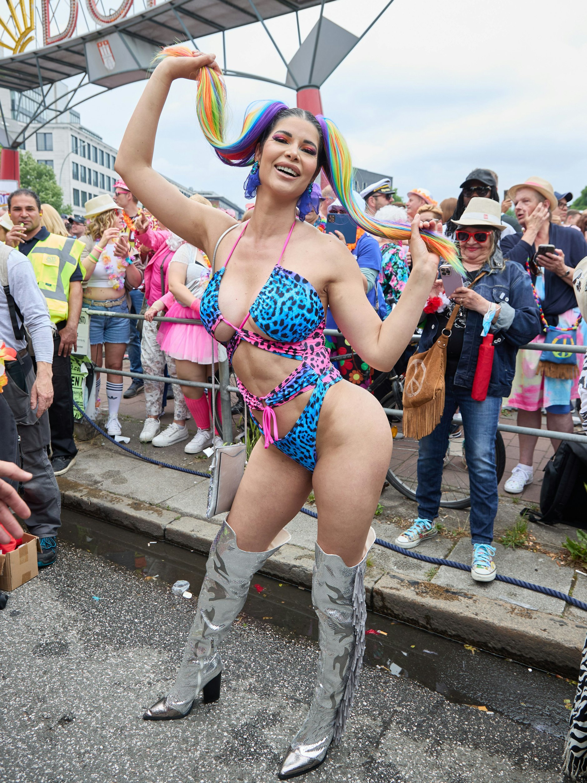 Micaela Schäfer wählte für den Schlagermove ein besonders freizügiges Outfit.