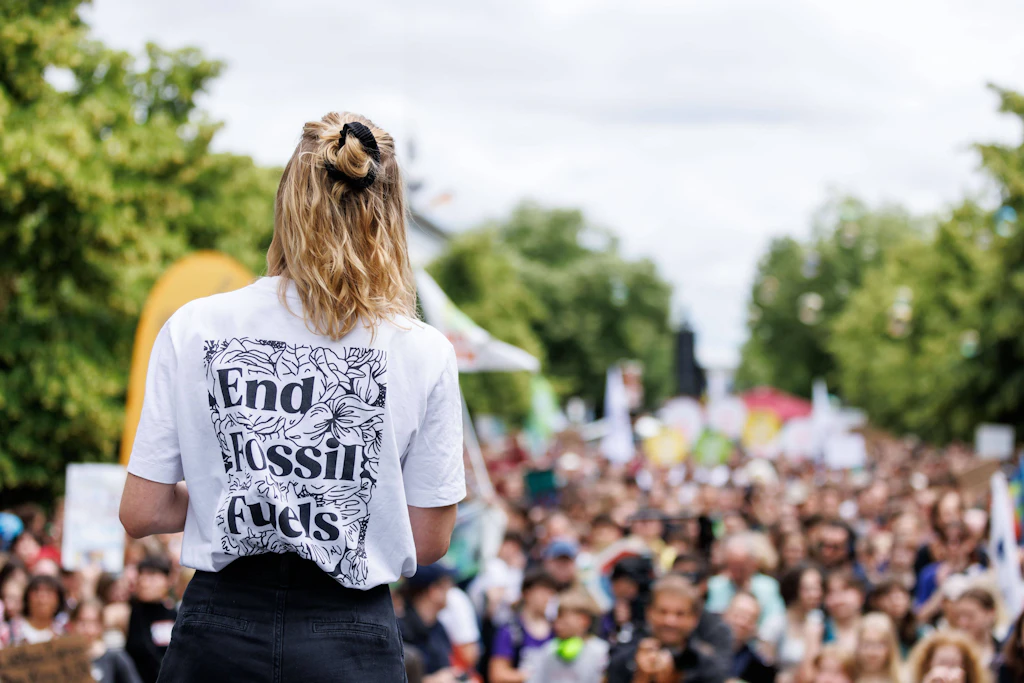 Tausende Menschen bei Klimademo in Berlin
