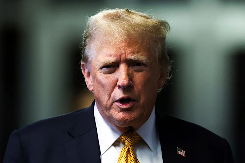 Bei einer Verurteilung droht Donald Trump eine Geldstrafe oder eine mehrjährige Freiheitsstrafe, die auch zur Bewährung ausgesetzt werden könnte.  a