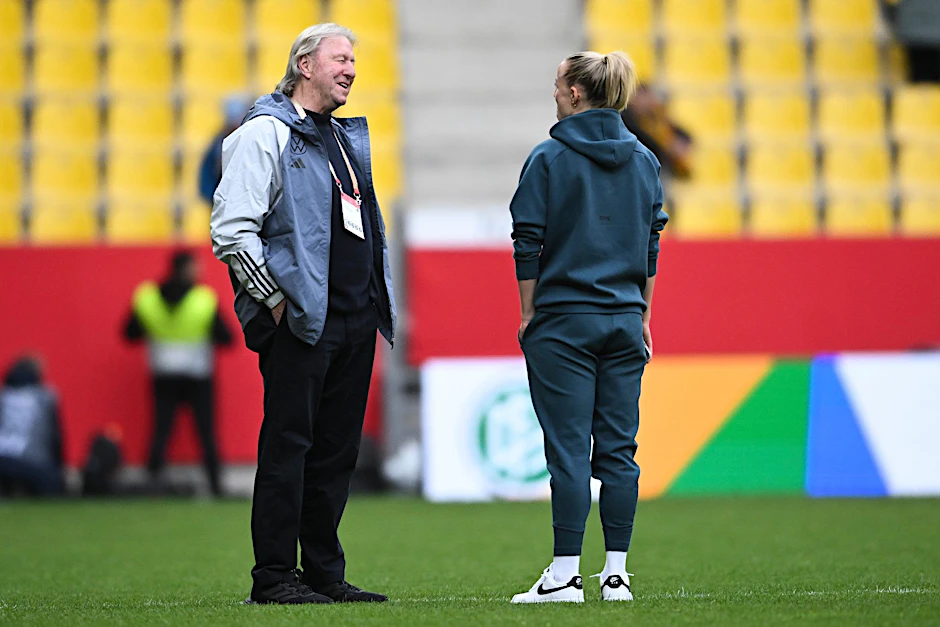 ARCHIV - Bundestrainer Horst Hrubesch fordert von den DFB-Frauen den dritten Erfolg in der dritten Partie auf dem Weg zur EM 2025.  