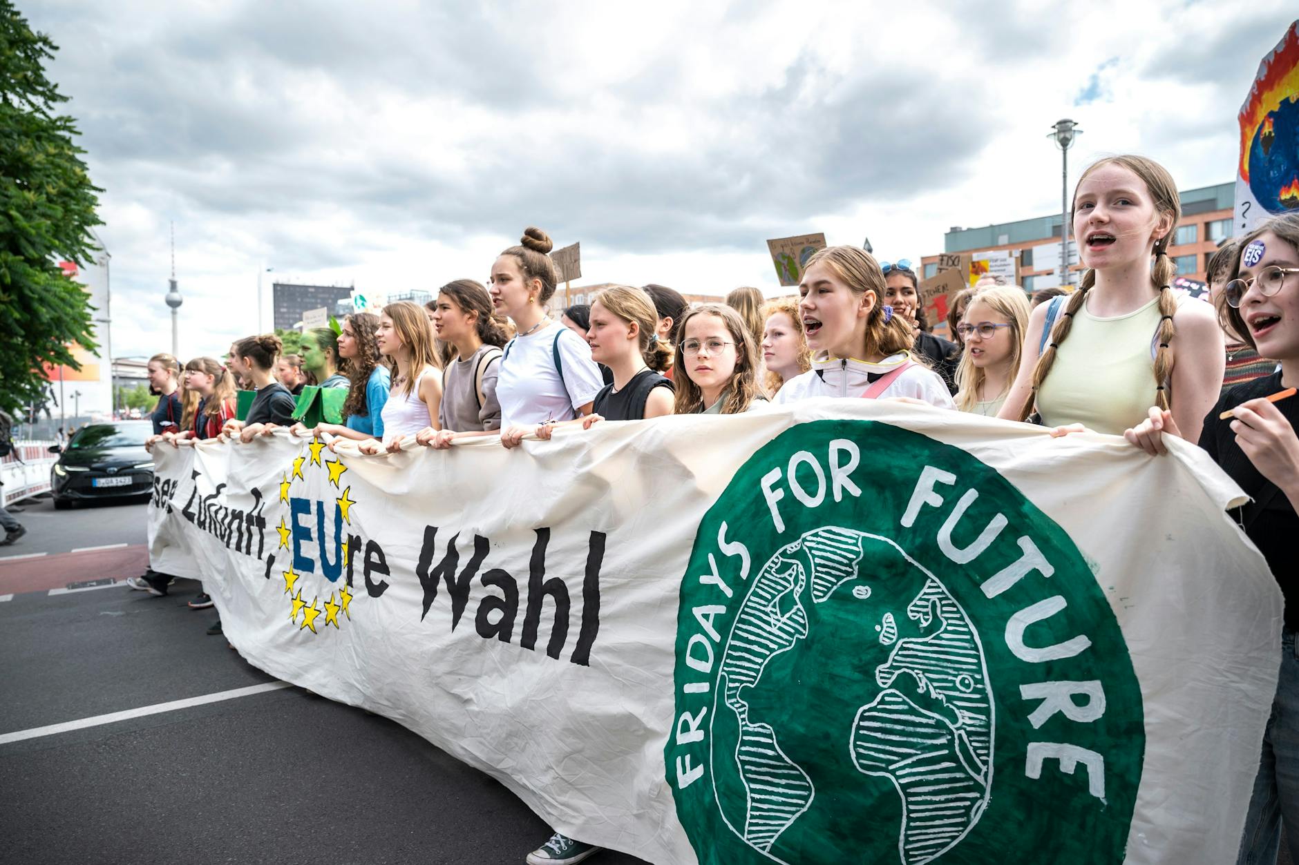 Die anstehende Europawahl hat laut den Demonstranten eine große Bedeutung für das Klima.