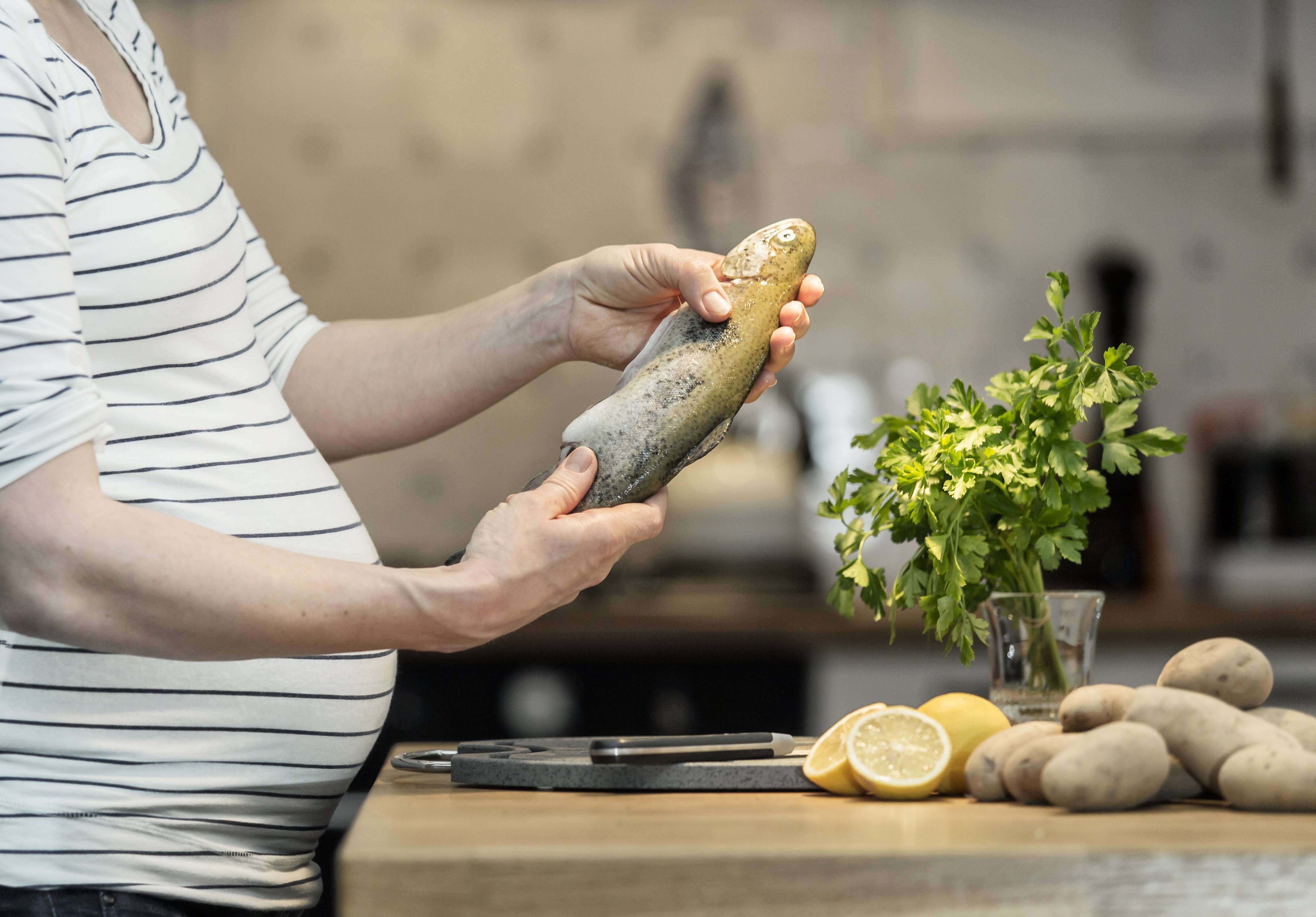 Fisch in der Schwangerschaft: Was darf ich? Was ist verboten?