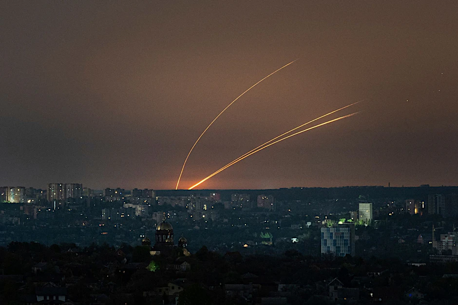 Russische Raketen werden von der Region Belgorod aus auf die Ukraine abgefeuert. Deutschland erlaubt der Ukraine nun, militärische Ziele in Russland anzugreifen.