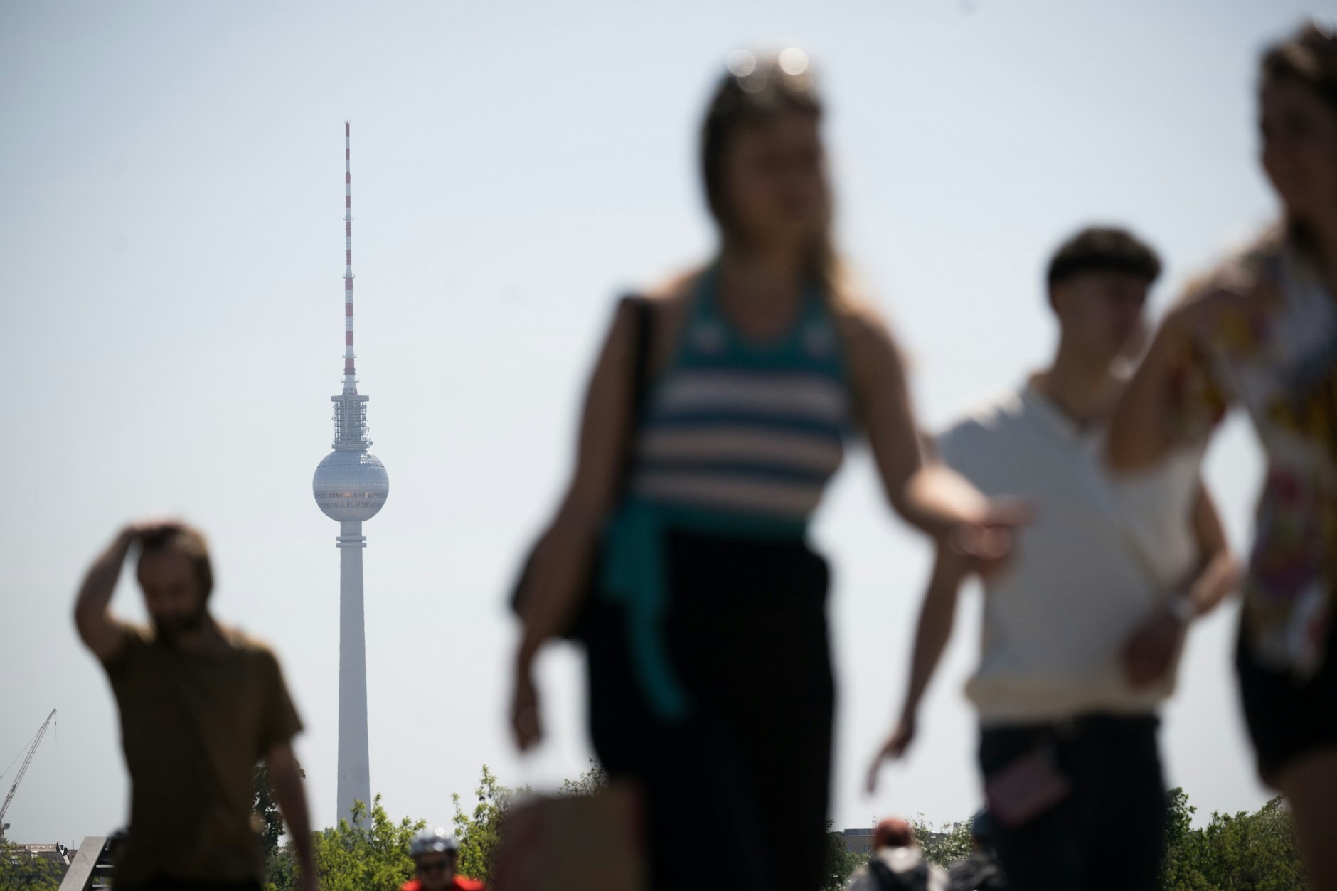 Berliner wissen, dass Sommer in der Stadt sich ganz schön erdrückend anfühlen kann.