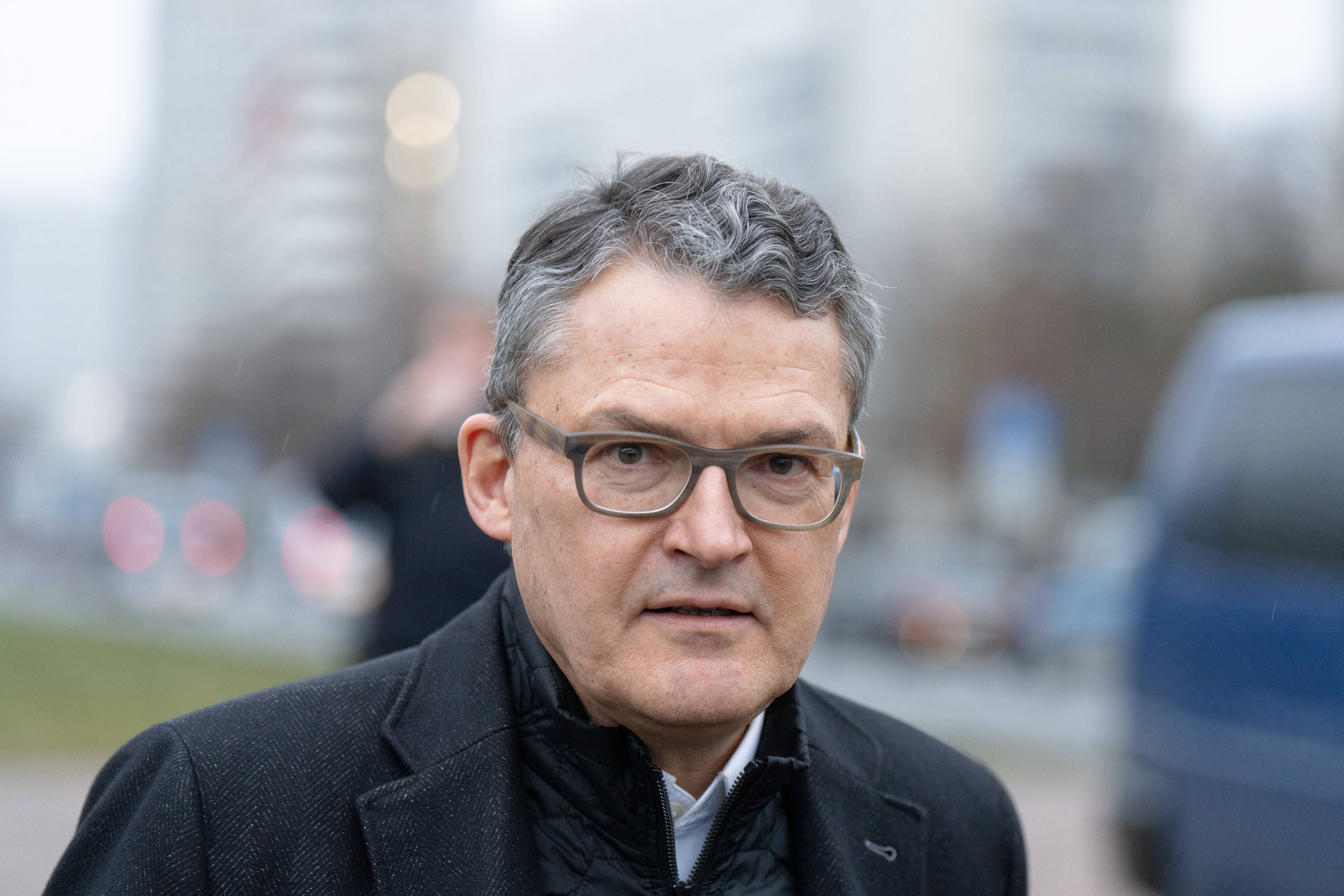 Roderich Kiesewetter als „Kriegstreiber“ beschimpft und attackiert