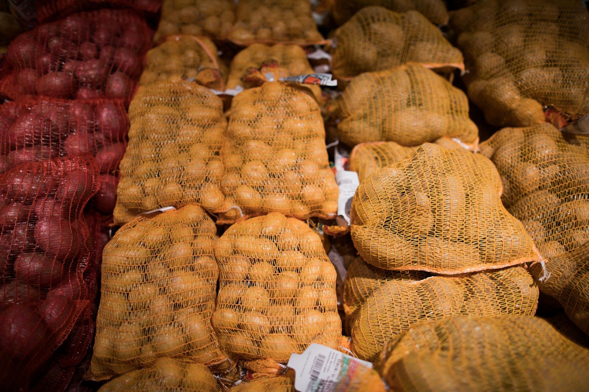 Mehrere große Ketten rufen jetzt Kartoffeln aus Ägypten wegen zu hoher Rückstände von Pflanzenschutzmitteln zurück.