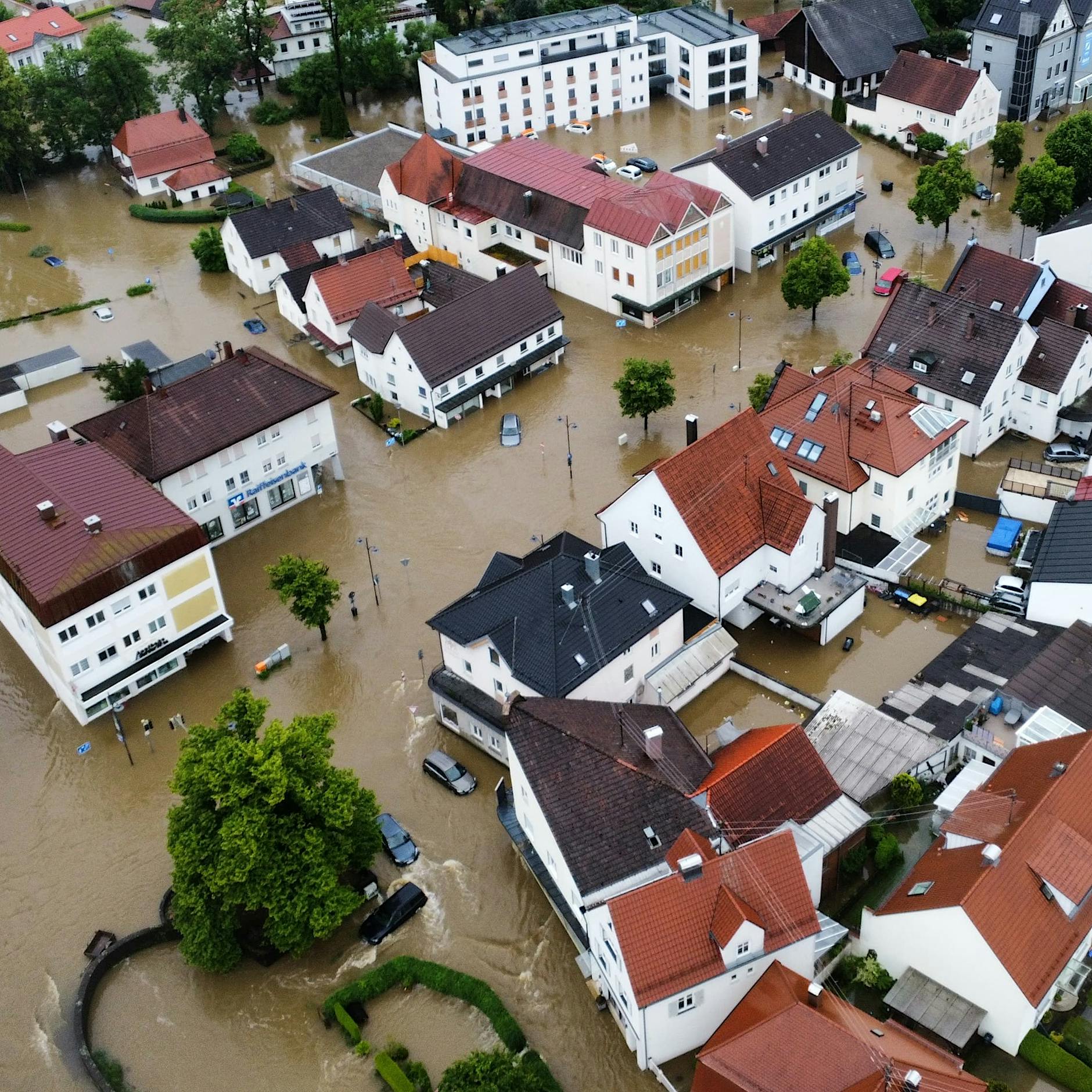 Dammbruch bei Augsburg: Süddeutschland droht ein Jahrhundert-Hochwasser