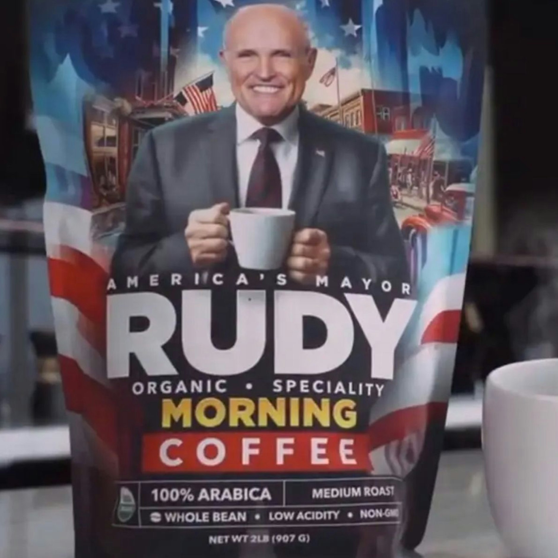 Auf einer der Packungen ist Giuliani mit US-Flagge im Hintergrund zu sehen.