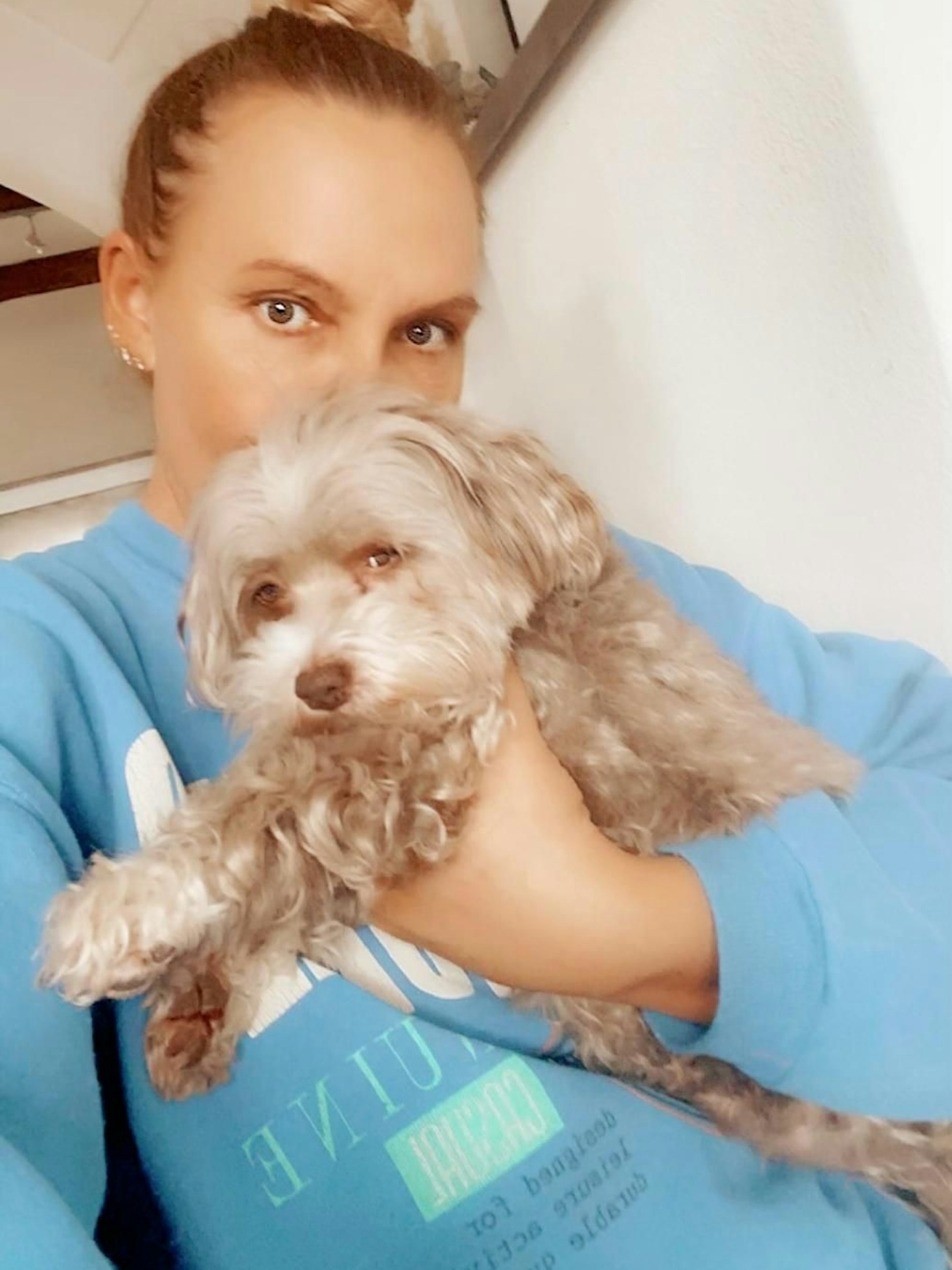 Natascha Ochsenknecht hatte schon immer mit Hunden zu tun. „Meine Tochter Cheyenne lebt mittlerweile mit vielen Tieren in Österreich, da sind auch zwei Hunde dazugekommen“, sagt sie.