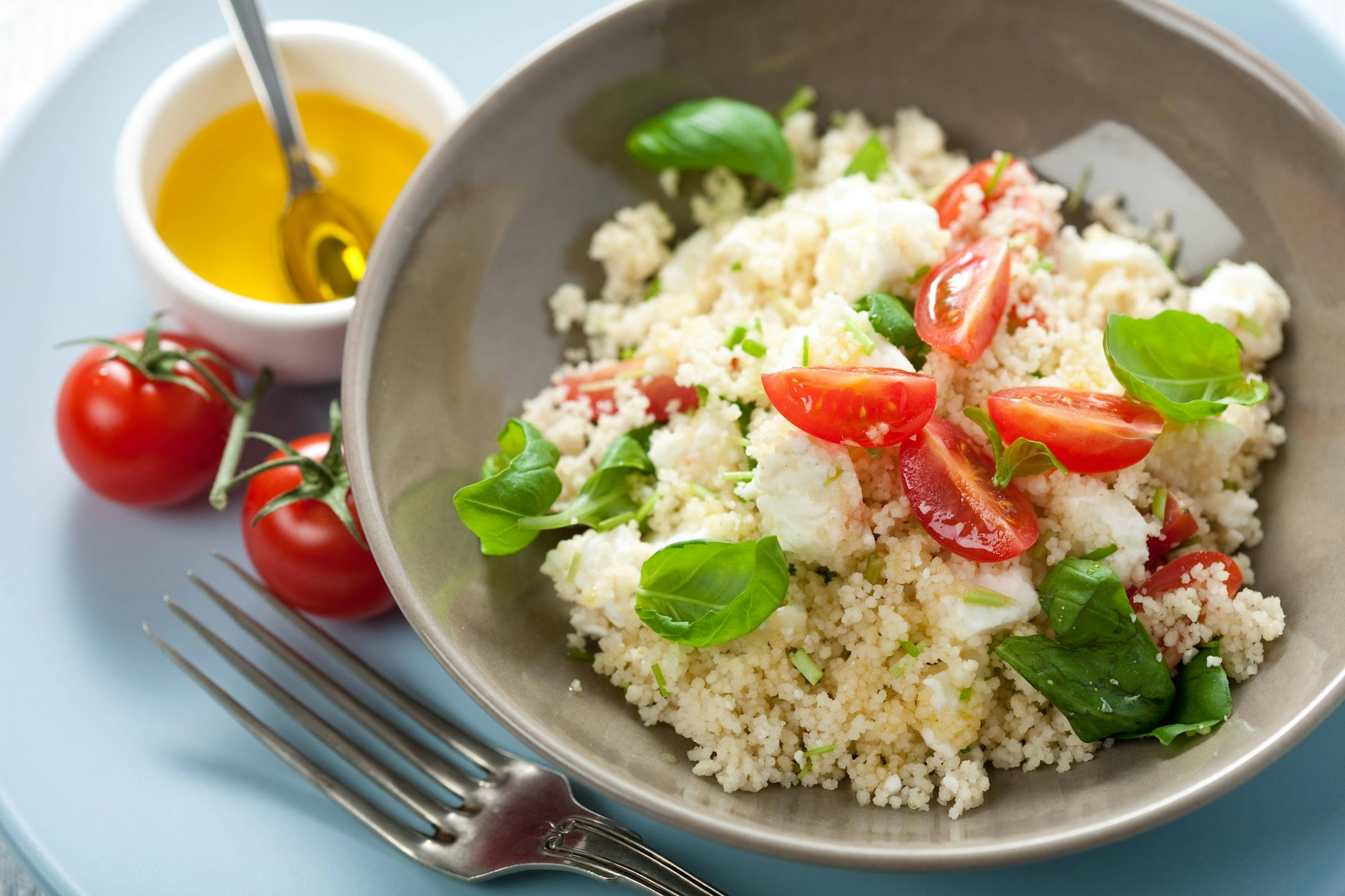 Das Rezept für Couscous-Salat ist ausgezeichnet in der Diät.