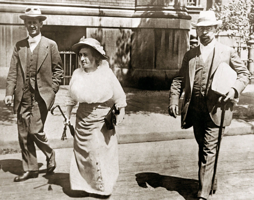 Rosa Luxemburg und die Zeitenwende: Der Krieg als glänzende Kapitalanlage