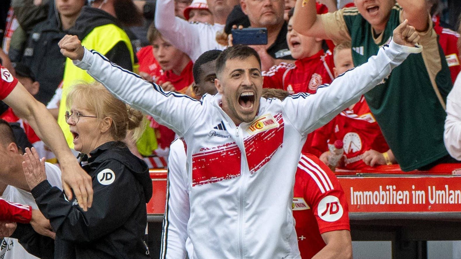 Grenzenloser Jubel bei Josip Juranovic nach dem geschafften Klassenerhalt mit dem 1. FC Union.