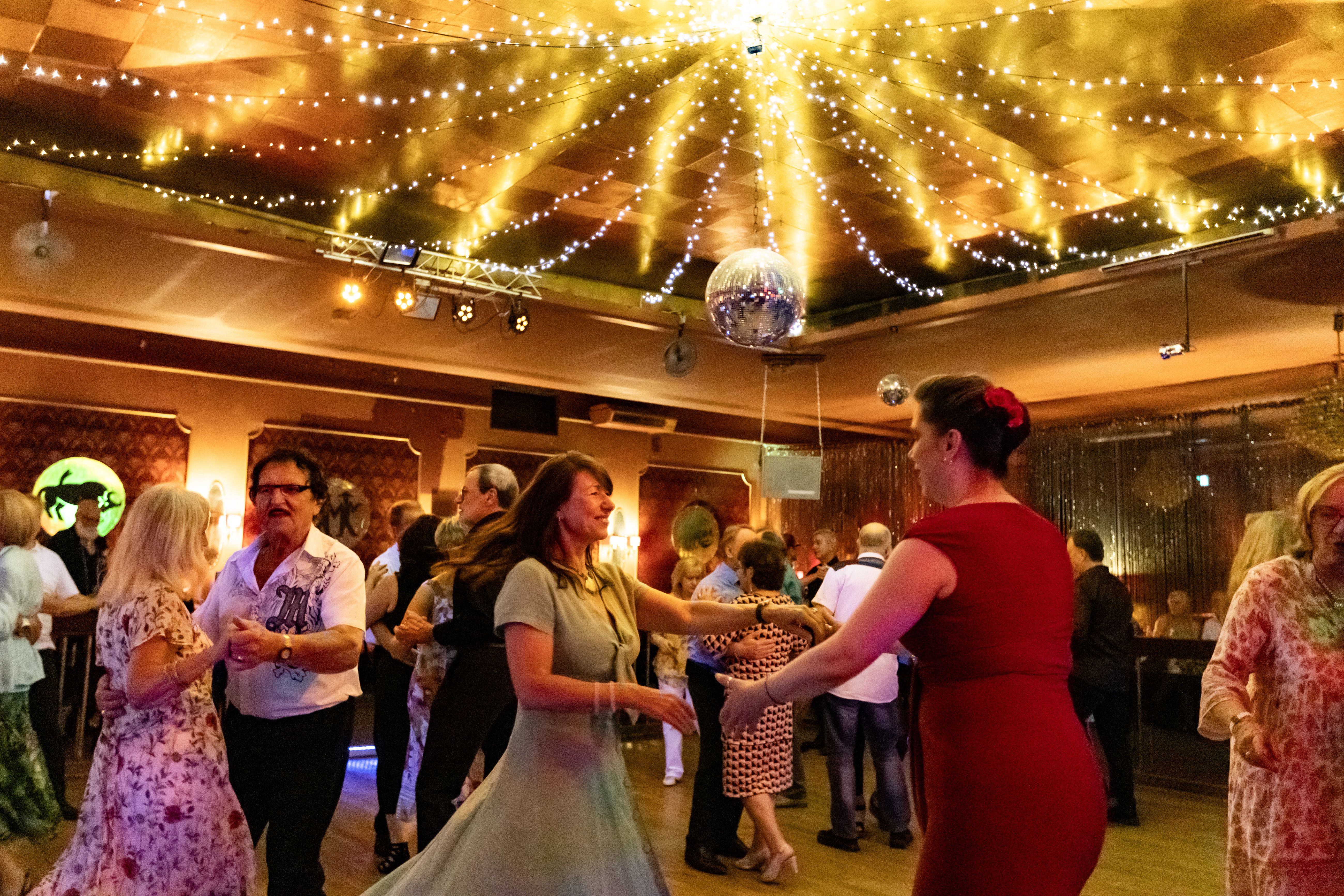 Café Keese in Berlin-Charlottenburg: Partnerbörse, Lasterhöhle, Flirttelefone – alles bald zu Ende?