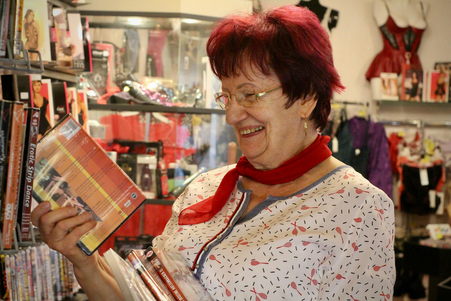 Wir stöbern uns durch Röschens Intimvitrine – das Sortiment ist vielfältig, üppig, modern und retro zugleich!