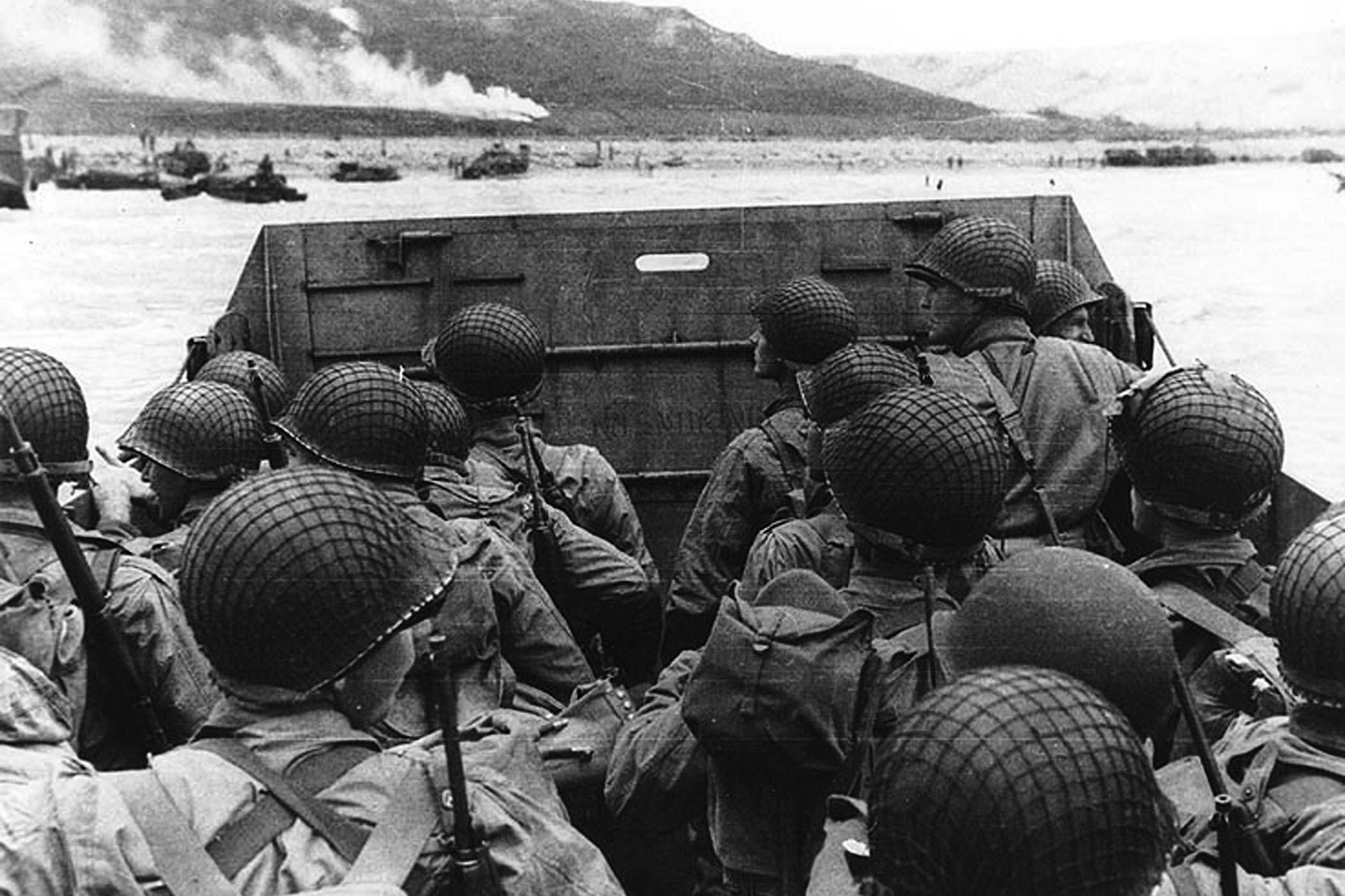 US-Soldaten landen am D-Day in der Normandie am Omaha Beach. Der US-Abschnitt war der blutigste der Landungsoperation.