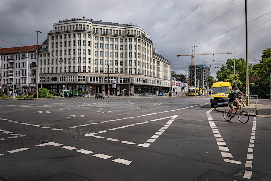 Ecke Mollstraße/Prenzlauer Allee: Hier herrscht alltags viel Verkehr – und wenig Rücksicht.