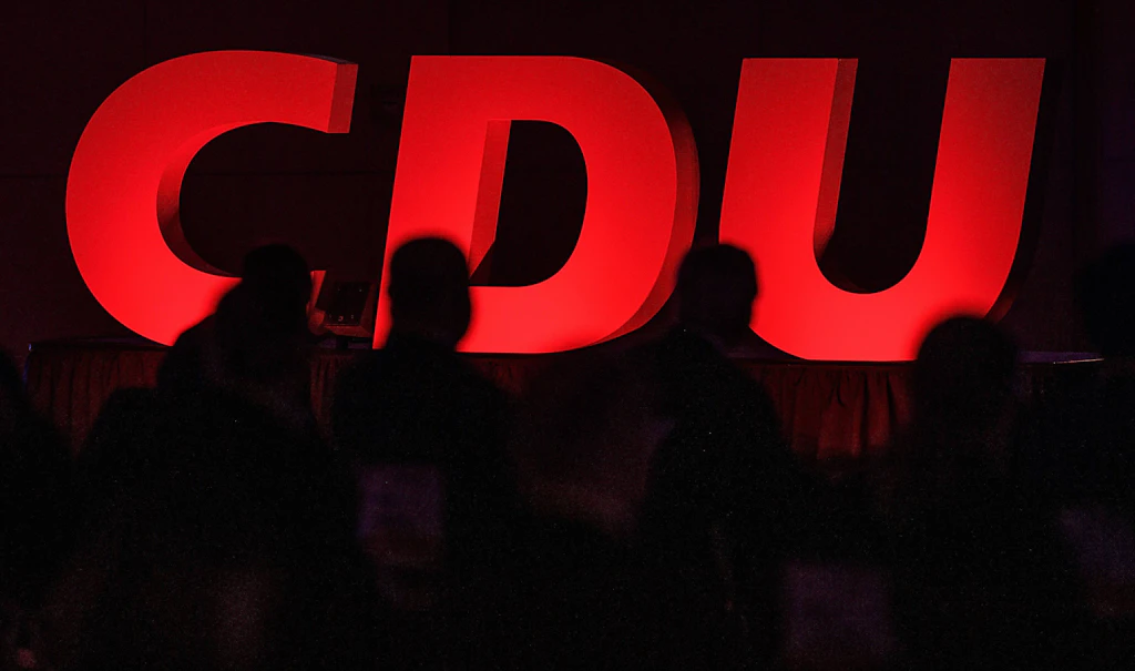 Spende an CDU illegal? Sonneborns Partei verklagt Bundestagsverwaltung