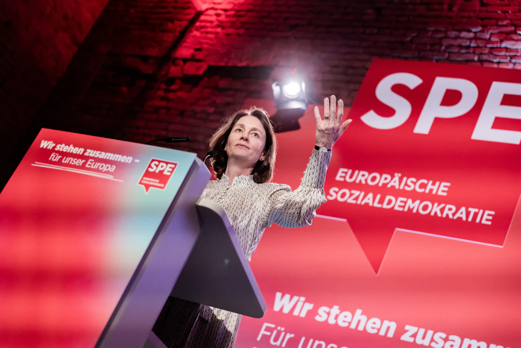 SPD'nin en iyi adayı Katarina Barley neden kendisini Rus çariçesine benzetiyor?