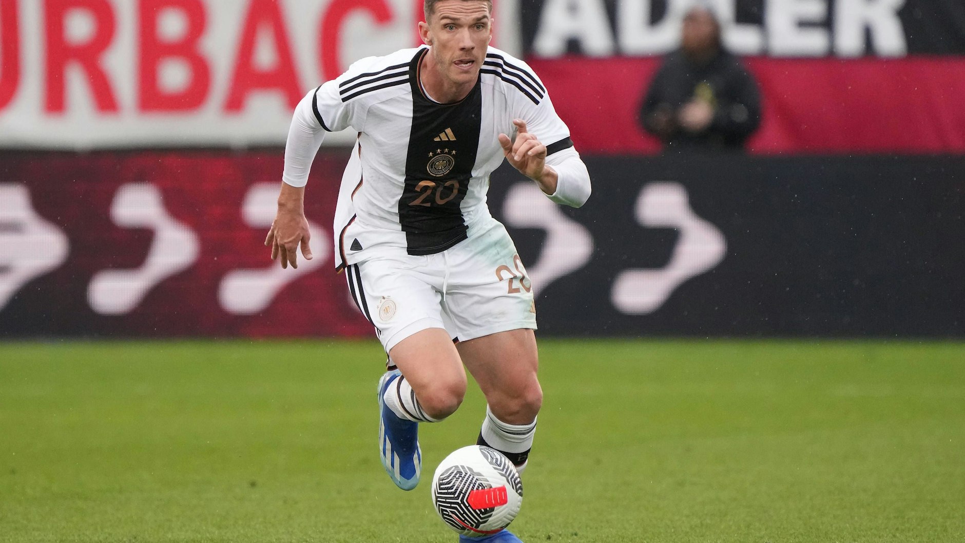 Als Nationalspieler ist er zum 1. FC Union gewechselt, aber bei der EM bleibt im nur die Zuschauerrolle: Robin Gosens