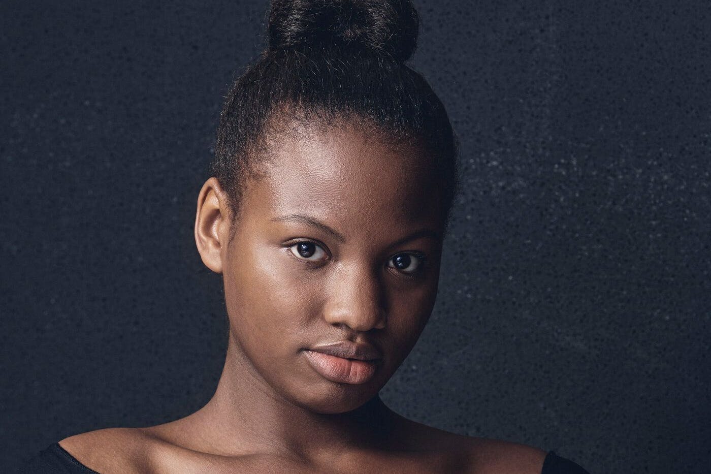 Fabienne erhält fiese Hate-Kommentare im Netz.