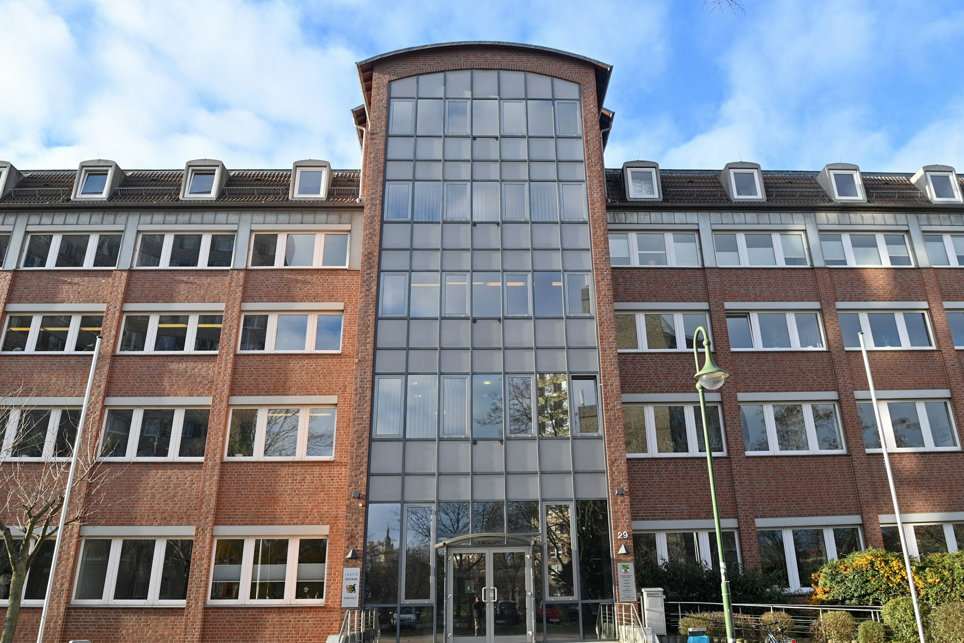 Das Justizzentrum Anhalt, Sitz des Landgerichtes in Dessau-Roßlaus.