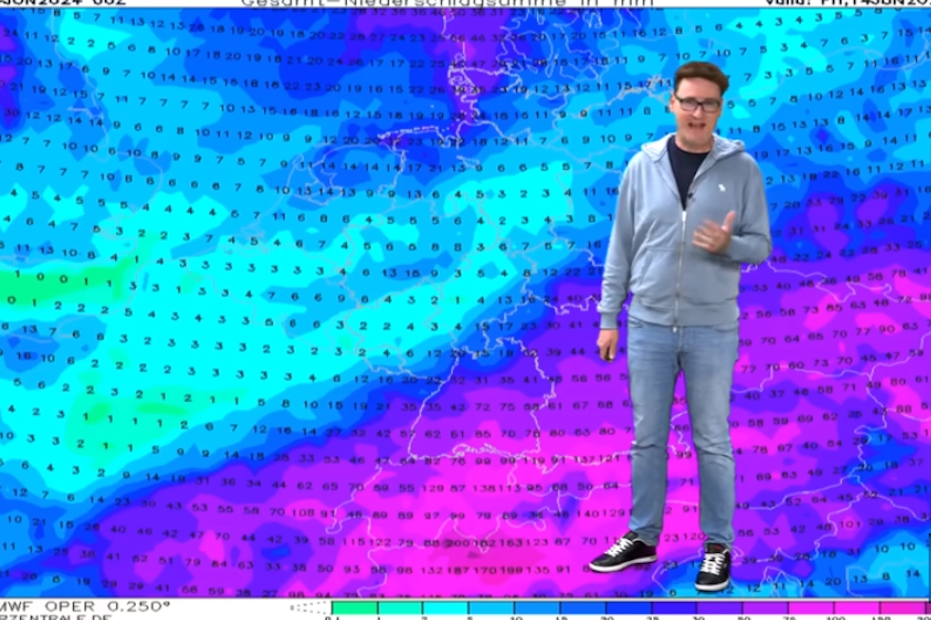 Laut Wetter-Experte Dominik Jung könnte es am kommenden Wochenende wieder Überschwemmungen und Hochwasser geben, wenn auch nicht so dramatisch wie vergangenes Wochenende.